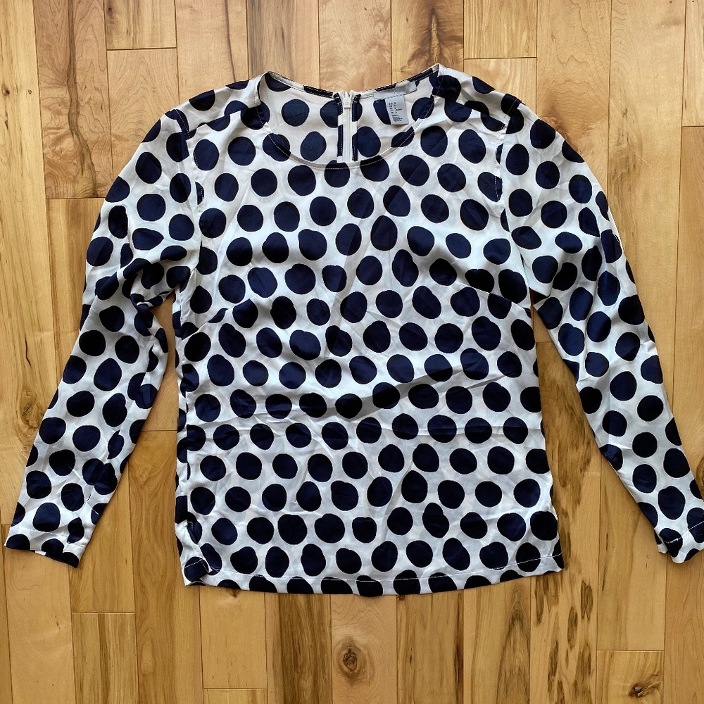 h & M white and blue‎ polka dot silk blouse